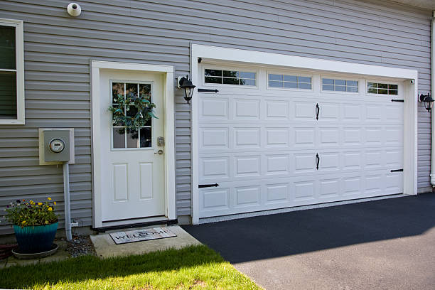 24/7 Emergency Garage Door Panel Replacement experts in Bledsoe County County, TN